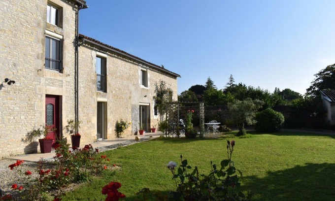 Cisse Casa | Casa de Vacaciones 'Gîte et Truffe' con Terraza Privada y Jardín Privado
