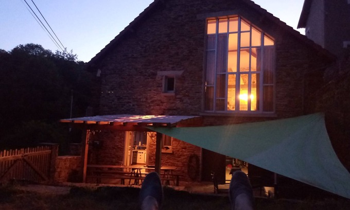 Fresselines Casa | Holiday Home 'Gîte Le Puyrajaud' with Private Terrace, Private Garden and Wi-Fi