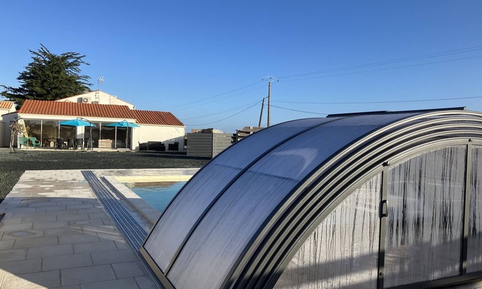Marans Casa | Casa de vacaciones 'Gîte Les 2 Fontaines' con piscina privada, Wi-Fi y aire acondicionado
