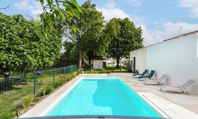 Marennes Casa | Casa de vacaciones 'Gite Les Cigognes' con piscina compartida, Wi-Fi y aire acondicionado