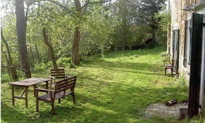 Vielprat Casa | Holiday Home 'Gites Des Gorges De La Loire' with Private Garden and Wi-Fi
