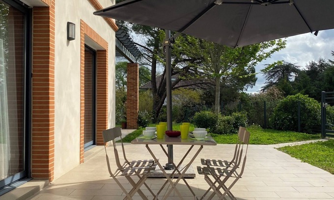 Longages Casa | Holiday Home 'Grande Villa' with Private Terrace, Private Garden and Wi-Fi