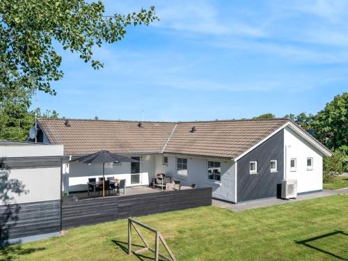 Blavand Casa | Holiday Home Guthbrand - 1-3km from the sea by Interhome