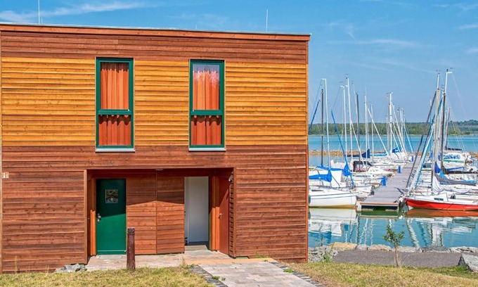 Grossposna Casa | Holiday Home Hafenhaus by Interhome