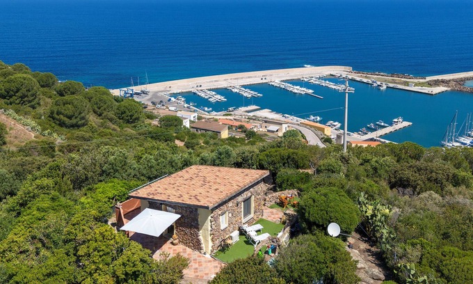 Castelsardo Casa | Casa de vacaciones 'Hakéyah' con vistas al mar, Wi-Fi y aire acondicionado