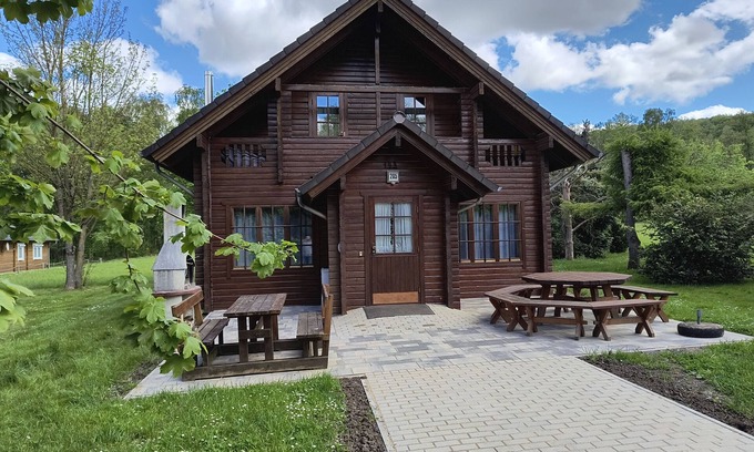Frielendorf Casa | Casa de vacaciones 'Holzhaus - Am - Silbersee' con terraza privada, jardín privado y Wi-Fi