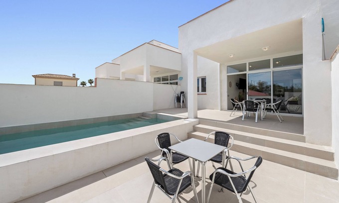 El Ligallo del Ganguil Casa | Casa de vacaciones 'Illa De Buda' con vistas a la montaña, Wi-Fi y aire acondicionado