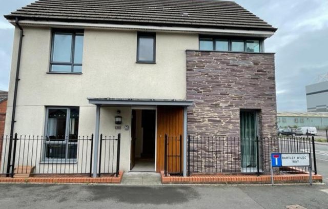 Canton Casa | Holiday Home In Cardiff. Sleeps 6