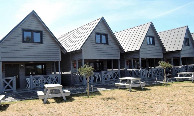 Dziwnowek Casa | Holiday Home in Dziwnówek by Sea and Lake