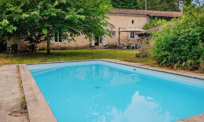 Leogeats Casa | Holiday home in Gironde with a private pool