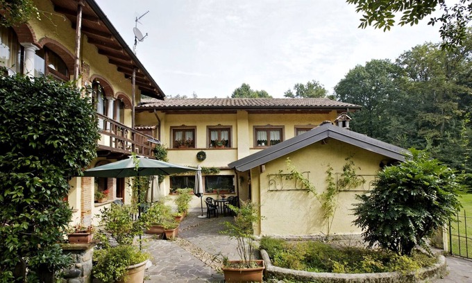 Rancio Valcuvia Apartamento | Viviendas en un antiguo molino del siglo 18. Siglo. Con 10 000 metros cuadrados de terreno y piscina