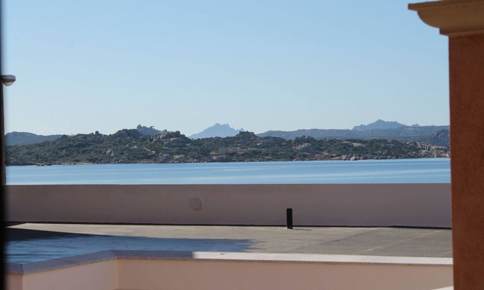 La Maddalena Apartamento | Casa de vacaciones en La Maddalena con terraza espectacular a 50 metros del mar