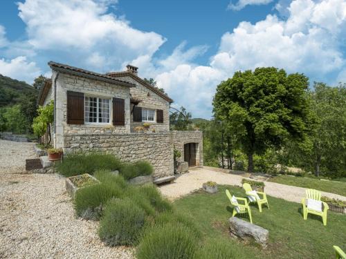 Montclus Casa | Holiday Home in Montclus near river