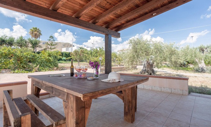 Torre Colonna-sperone Casa | Casa de vacaciones 'Villa Sicilia' con vistas a la montaña, jardín y Wi-Fi