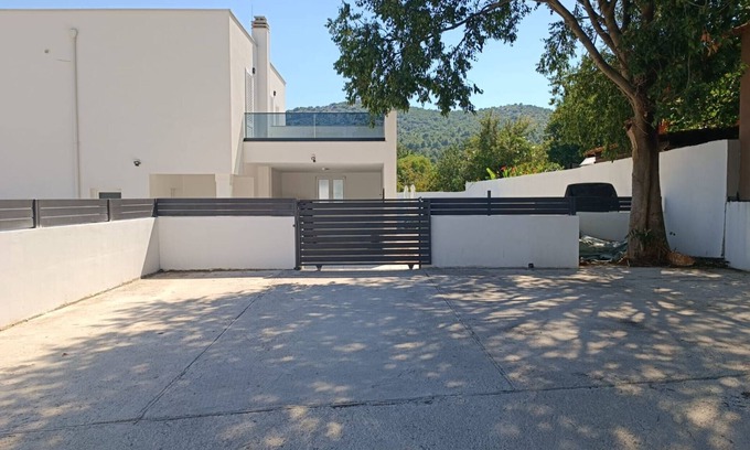 Bilice Casa | Holiday Home Iva - Three Bedroom Holiday Home