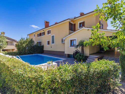 Laginji Casa | Holiday Home Jakov by Interhome