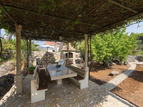 Kolocep Island Casa | Holiday Home Jekavac -Three Bedroom Apartment with Terrace and Sea View