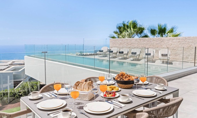 Guia de Isora Villa | Casa de vacaciones "Karat Zambrano" con vistas a la montaña, piscina privada y Wi-Fi