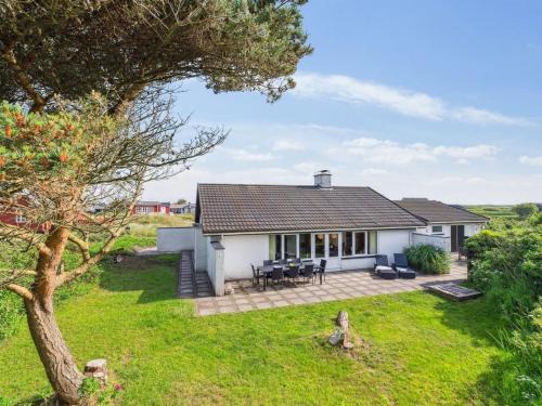 Lakolk Casa | Holiday Home Kita - 500m from the sea by Interhome