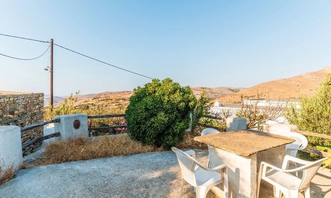 Tinos Casa | Casa de vacaciones 'Kykladen White House' con vistas a la montaña y terraza compartida