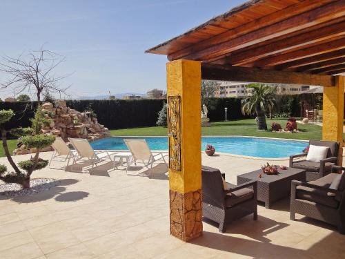 L'Aldea Casa | Holiday Home L'Aldea by Interhome