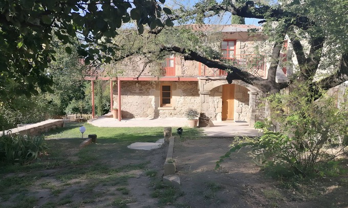 Crozes-Hermitage Casa | Holiday Home 'Les Lavoirs' with Mountain View