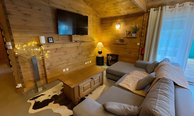 Aoste Casa | Casa de Vacaciones 'La Cabane À Ingalls' con Piscina Privada, Terraza Privada y Wi-Fi