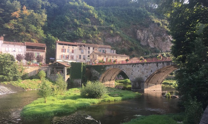 Cordes-sur-Ciel Casa | Casa de vacaciones 'La Maison De Traverse' con terraza privada, Wi-Fi y aire acondicionado