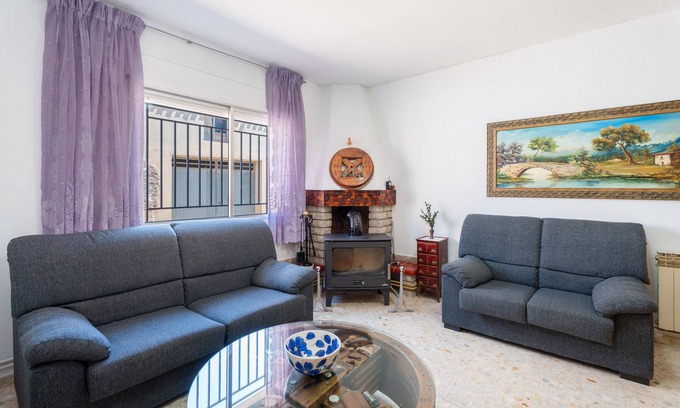 Camporrobles Casa | Casa de vacaciones "La Luna" con terraza privada y Wi-Fi