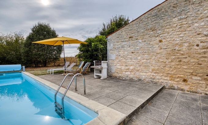Champagnolles Casa | Holiday Home 'La Musardière' with Private Pool, Private Terrace and Wi-Fi