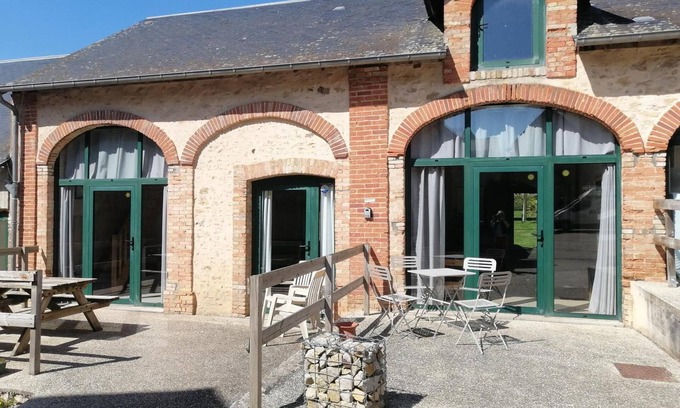 Fye Casa | Casa de vacaciones 'La Maisonnette Du Meslay' con terraza privada, jardín compartido y Wi-Fi