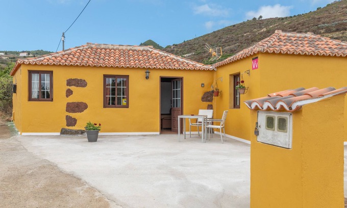 El Granel Casa | Casa de vacaciones 'La Rehoya' con vistas al mar, terraza privada y Wi-Fi