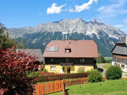 Niederoeblarn Casa | Holiday Home Landhaus Prieger by Interhome