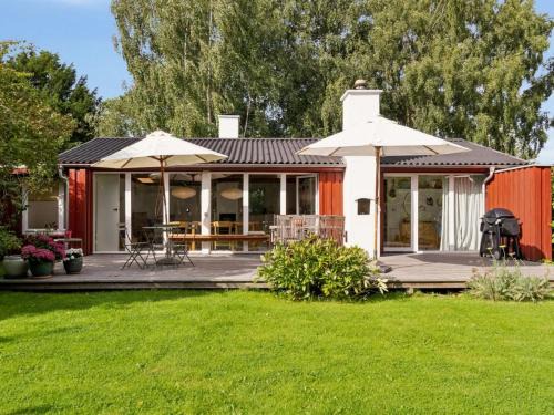 Holloselund Casa | Holiday Home Lauri - 2-3km from the sea by Interhome