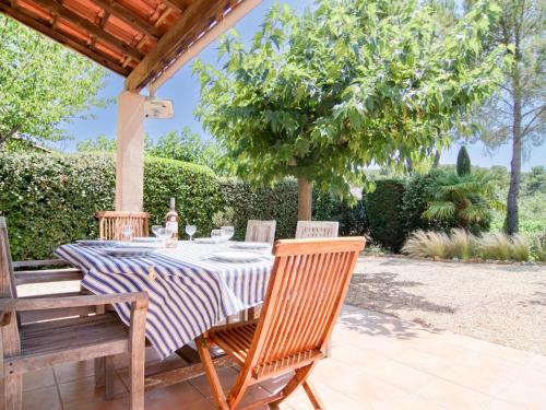 Nans-les-Pins Casa | Holiday Home Le Jardin du Golf by Interhome
