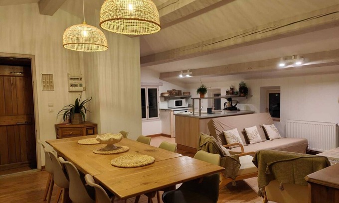 Saumane Casa | Casa Vacacional 'Le Mas De La Rode' con Vista a la Montaña, Terraza Compartida y Wi-Fi