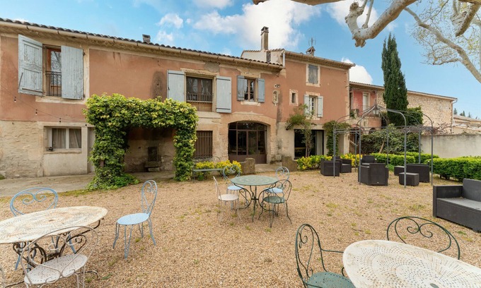 Cabannes Casa | Casa de vacaciones 'Le Mas Saint Pierre' con terraza privada, jardín privado y Wi-Fi