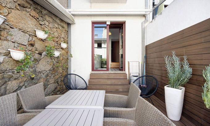 Vila do Conde Casa | Casa de vacaciones 'Lidador House' con terraza privada, jardín privado y Wi-Fi