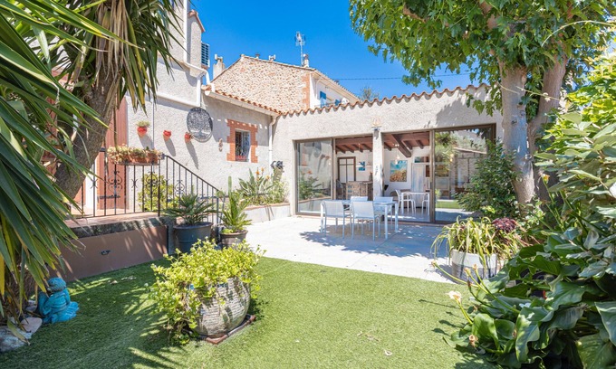 Villemolaque Casa | Casa de vacaciones 'Lina' con terraza privada, Wi-Fi y aire acondicionado
