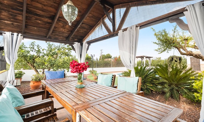 Orihuela Casa | Casa de vacaciones 'Lo Colorao' con vistas a la montaña, Wi-Fi y aire acondicionado