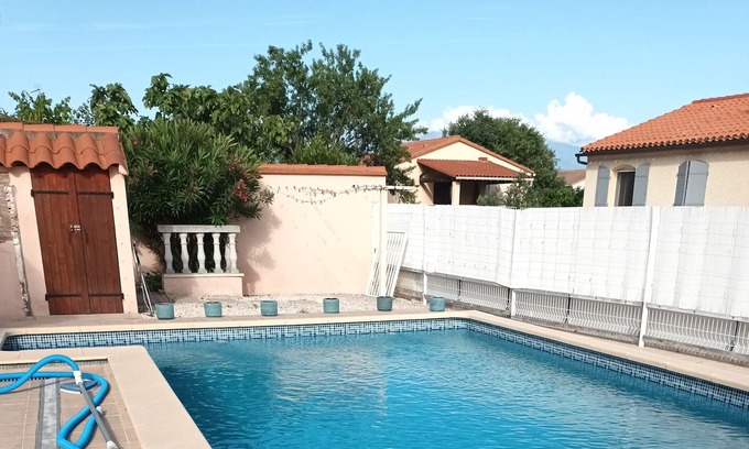 Le Boulou Casa | Holiday Home 'Lo Naret' with Private Pool, Wi-Fi and Air Conditioning