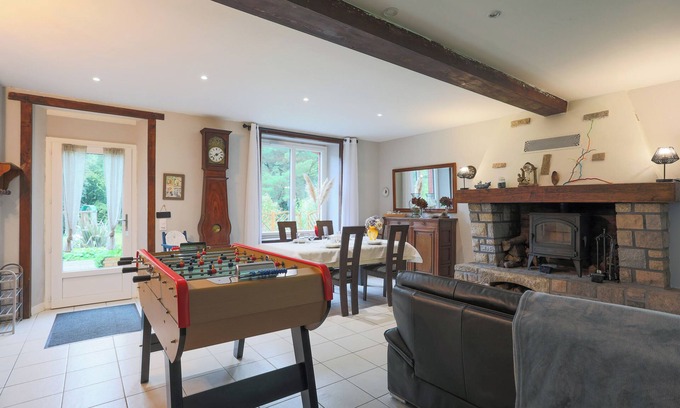 Plelo Casa | Casa de vacaciones 'Magnifique Cadre Calme Et Verdoyant' con terraza privada, jardín privado y Wi-Fi