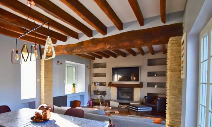 Amblainville Casa | Holiday Home 'Maison Champêtre Proche De Paris' with Shared Terrace and Wi-Fi