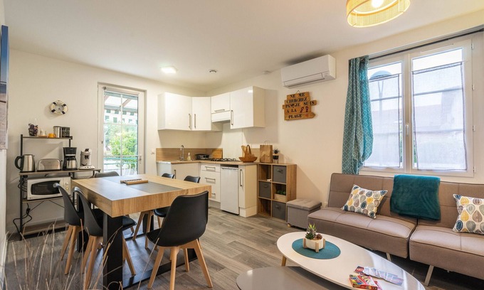 Ronce-les-Bains Casa | Casa de vacaciones 'Maison De Vacances Centre Ville' con terraza privada, jardín privado y balcón