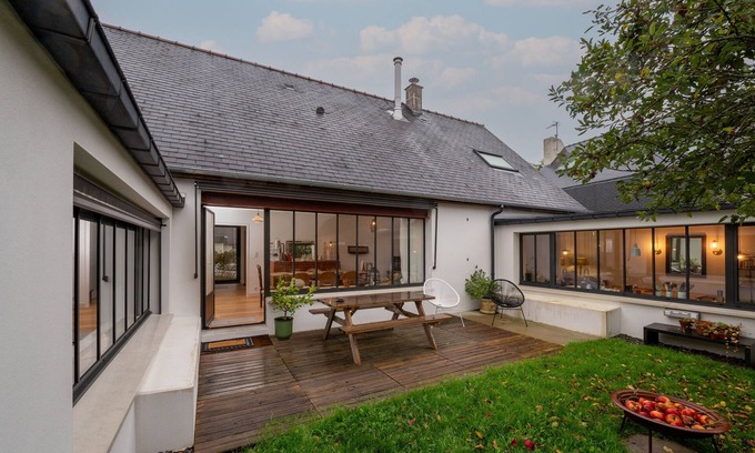 Larmor-Plage Casa | Casa de vacaciones 'Maison Chaleureuse - La Cayola' con terraza privada, jardín privado y Wi-Fi