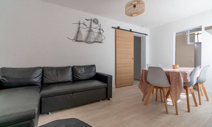 Valras-Plage Casa | Casa de vacaciones 'Maison De Pecheur, la Rose Des Vents' con terraza y Wi-Fi