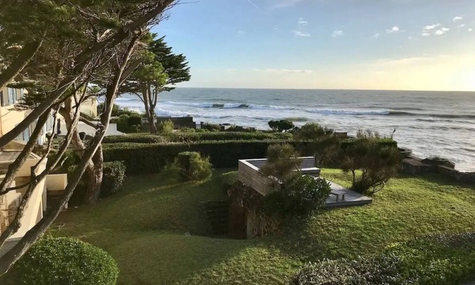 Pornichet Villa | Casa de vacaciones 'Maison De Maître - Baie De La Baule' con vistas al mar, terraza privada y Wi-Fi