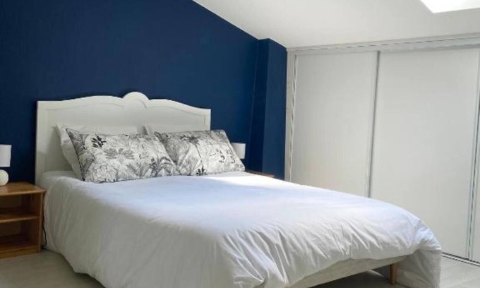 Rions Casa | Holiday Home 'Maison De Campagne' with Private Terrace, Shared Garden and Wi-Fi