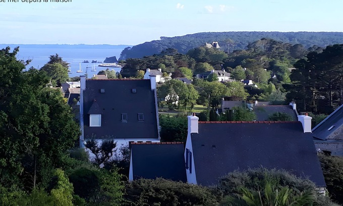 Crozon Casa | Casa de Vacaciones 'Maison Quartier Porzic' con Vista al Mar, Jardín Privado y Wi-Fi
