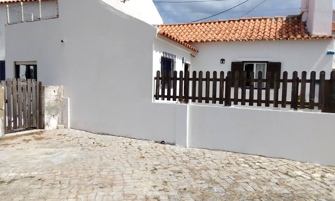Azenhas do Mar Casa | Casa Vacacional 'Mar E Sol' con Vista al Mar, Terraza Privada y Wi-Fi